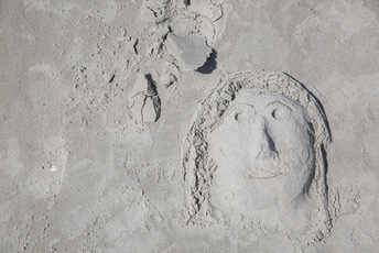 Burgen bauen, kreative Figuren - alles für Groß und Klein - und das auf 15 km Strand